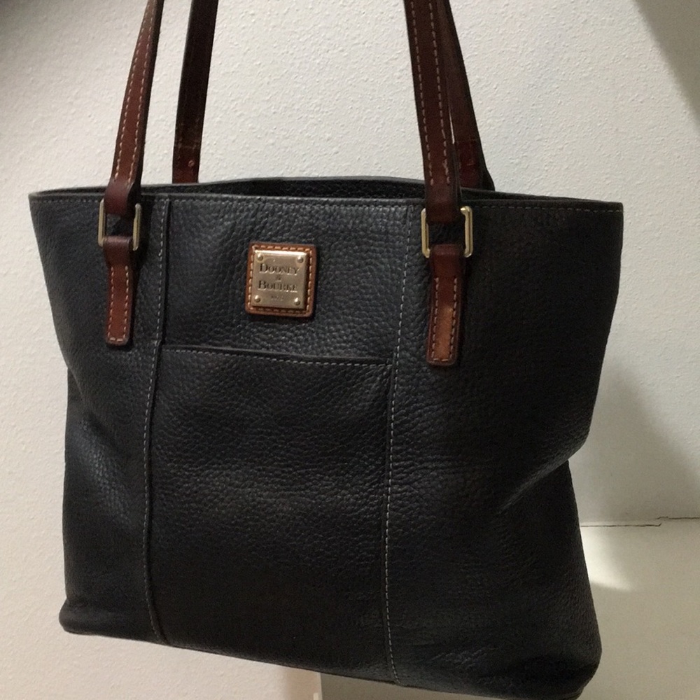 Dooney & Bourke - Lexington Black Shopper Bag / Tote / Shoulder Bag